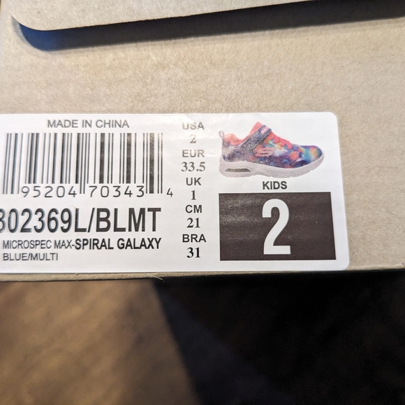Skechers shoes size 2 new - Picture 3 of 3